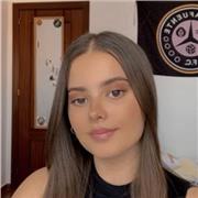 Soy una chica muy extrovertida, simpática, amable, paciente, seria y educada. Tengo mucha creatividad, iniciativa y motivación y se me da muy bien trabajar en equipo. Soy estudiante de primer año de Educación Primaria y me encanta la docencia